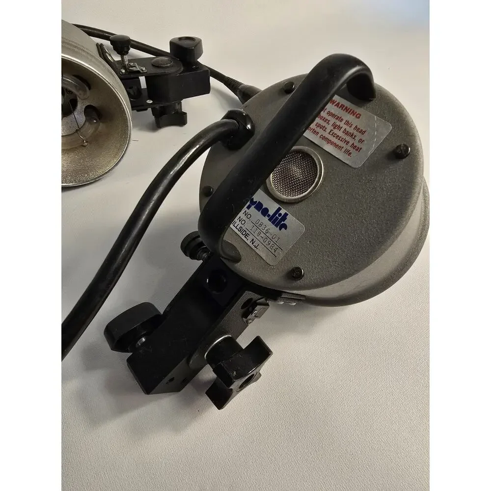 Dynalite M500 Power Pack + 2 Head 0836-01 Lights + Cords Dyna-lite Kit Strobe